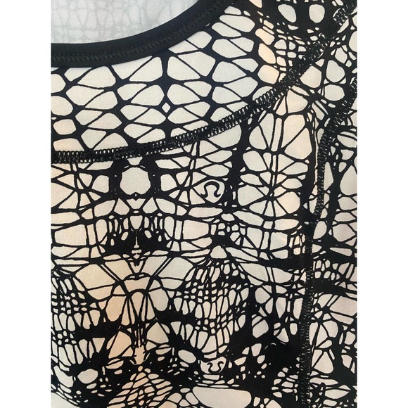 COPY - Lululemon women’s size 6 stay on course black and white athletic tank 00… - Picture 10 of 10